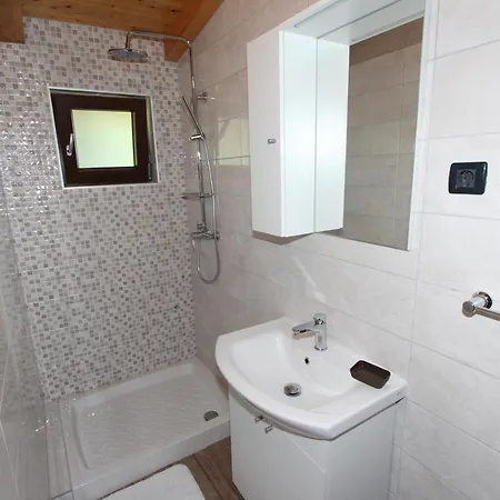 Cuvi Holiday House *