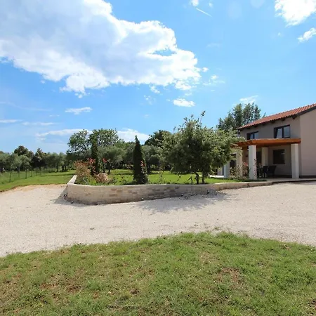 Cuvi Holiday House